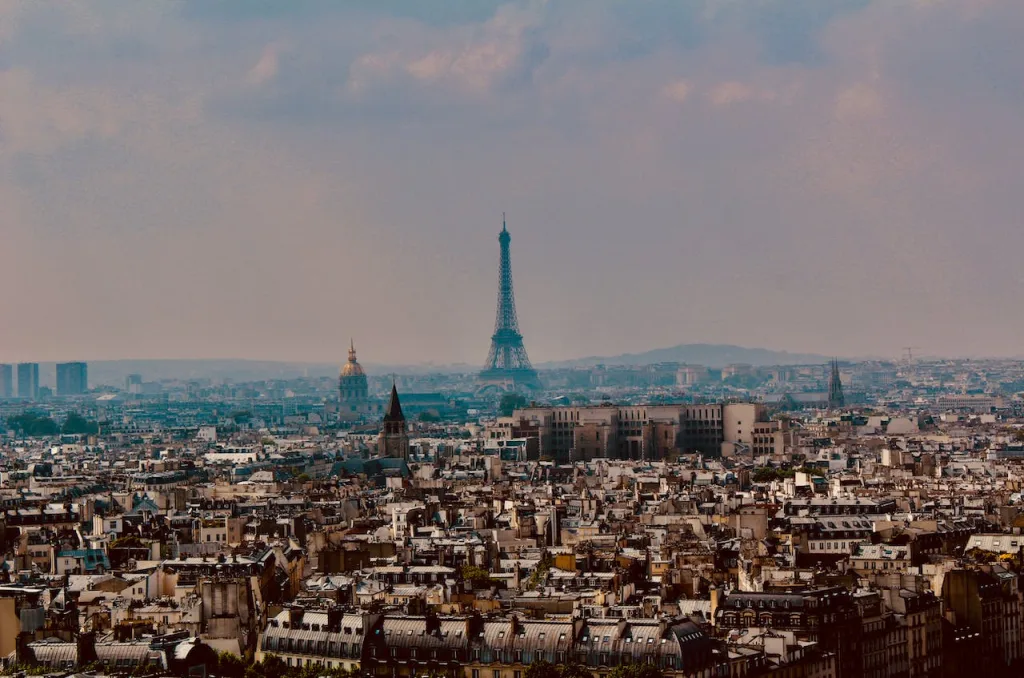 pexels chris molloy 1308940 1 1024x678 - Travelling to Paris: architecture and feng shui